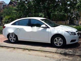 Chevrolet Cruze 2014 - Bán Chevrolet Cruze năm sản xuất 2014, màu trắng chính chủ, 10 triệu