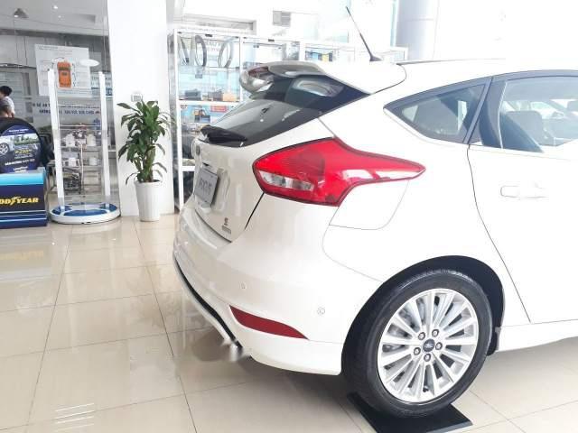 Ford Focus Trend  2018 - Bán Ford Focus Trend năm sản xuất 2018, màu trắng giá tốt