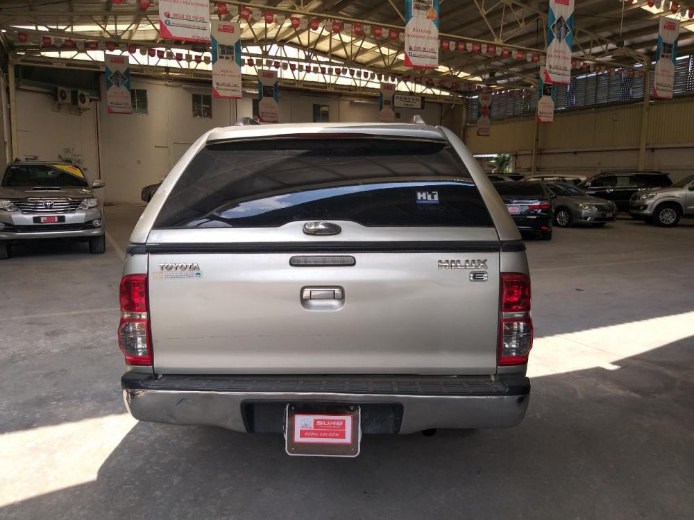 Toyota Hilux E 2012 - Bán Toyota Hilux E 2012, đi đúng 101.000km, đảm bảo chất lượng, giá thương lượng