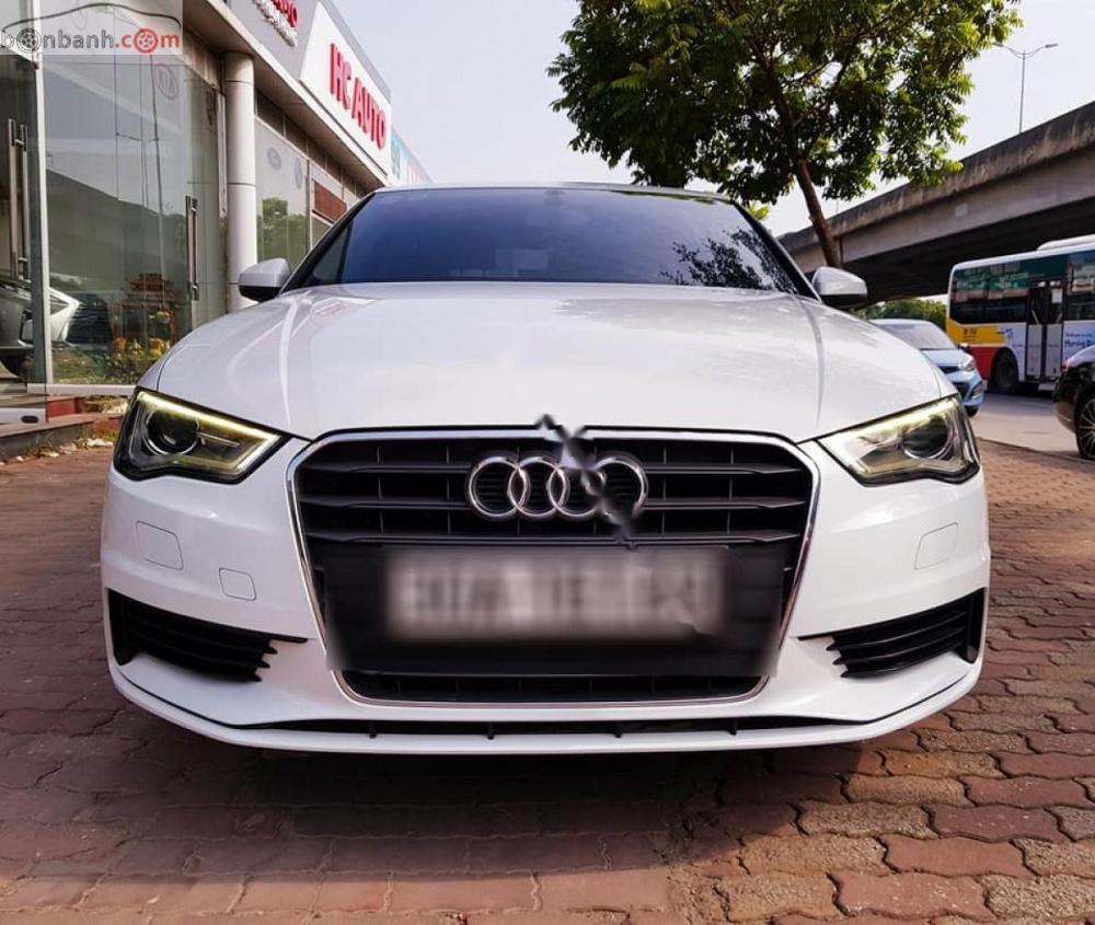 Audi A3 1.8 Tfsi 2014 - Cần bán lại xe Audi A3 1.8 Tfsi đời 2014, màu trắng, 915 triệu