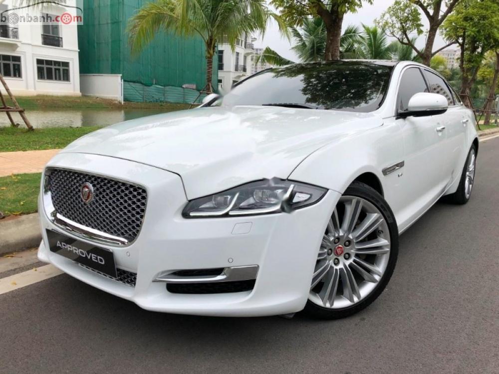 Jaguar XJ series L 3.0 Portfolio 2016 - Bán xe Jaguar XJ Series L 3.0 Portfolio sản xuất năm 2016, màu trắng 