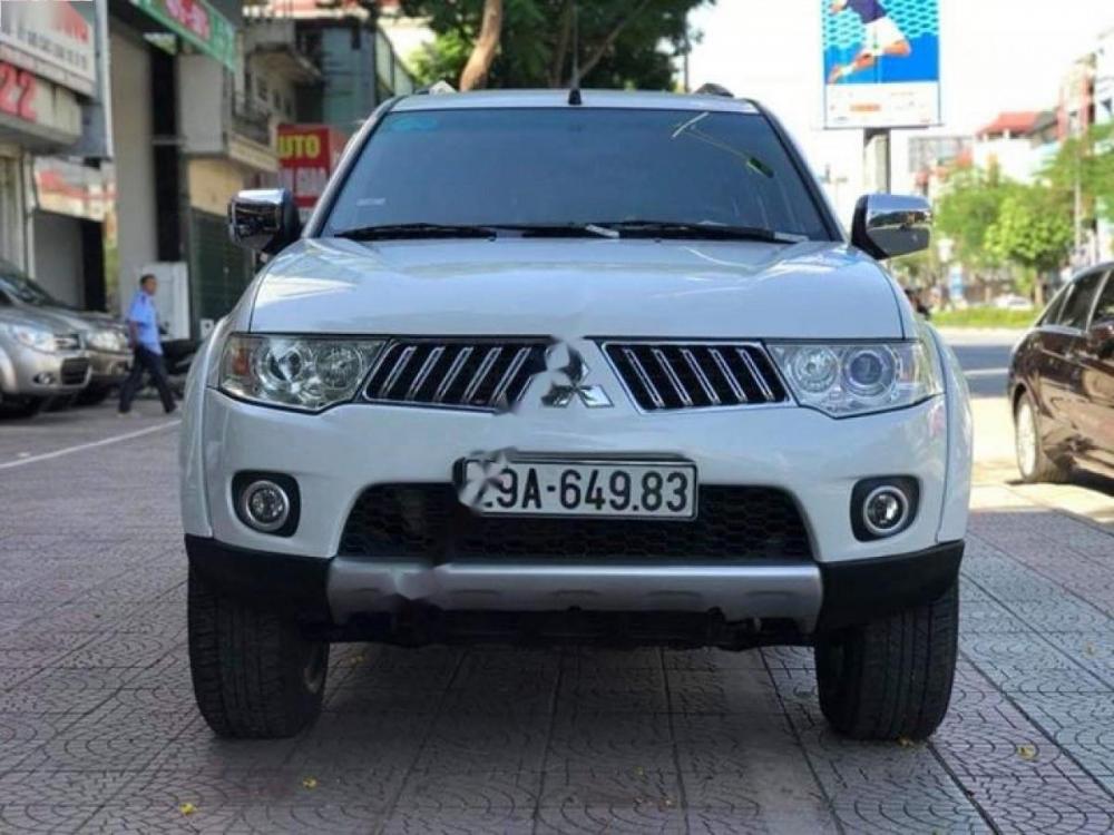 Mitsubishi Pajero Sport 2012 - Cần bán Mitsubishi Pajero Sport sản xuất năm 2012, màu trắng
