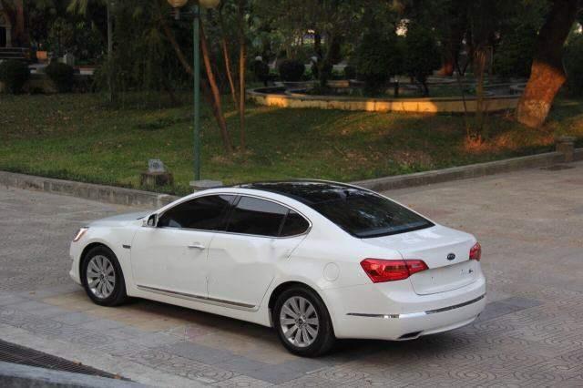 Kia K7 Luxury 2011 - Cần bán Kia K7 Luxury sản xuất năm 2011, màu trắng, xe nhập