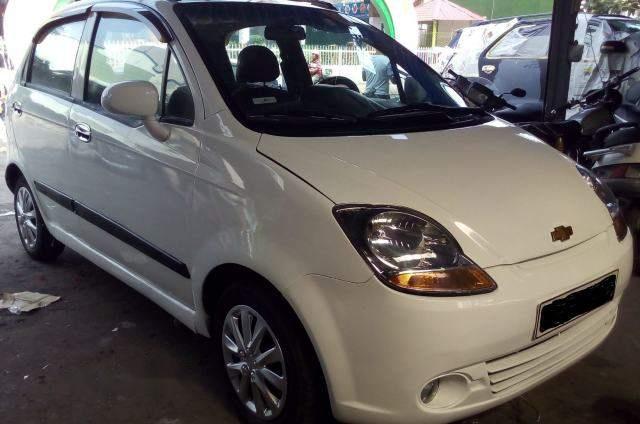 Chevrolet Spark 2009 - Cần bán Chevrolet Spark sản xuất năm 2009, màu trắng chính chủ