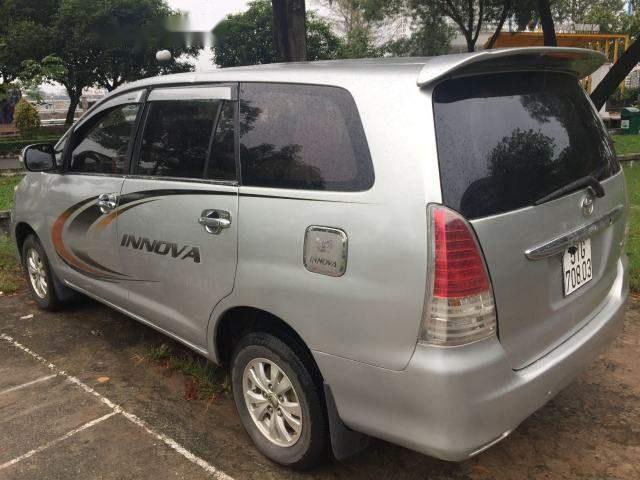 Toyota Innova J 2008 - Cần bán lại xe Toyota Innova J đời 2008, màu bạc giá cạnh tranh