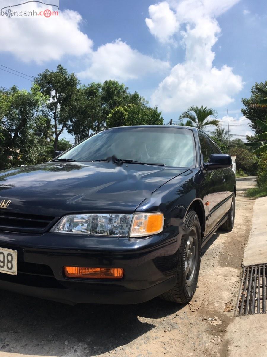 Honda Accord 1994 - Bán Accord cuối 1994, form 1995, hàng nhập nguyên chiếc, có túi khí, đăng ký lăn bánh lần đầu 2009