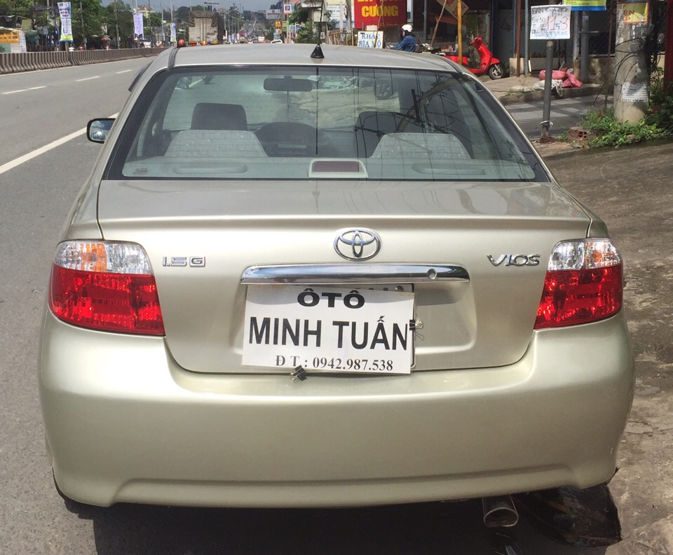 Toyota Vios 2005 - Bán gấp Toyota Vios đời 2005 màu vàng Cát, zin đẹp