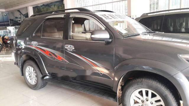 Toyota Fortuner  AT 2012 - Gia đình cần bán gấp Toyota Fortuner sản xuất 2012, số tự động, xe đẹp máy móc tốt