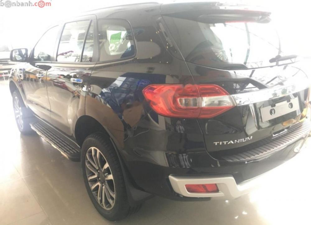 Ford Everest Titanium 2.0L 4x2 AT 2018 - Cần bán xe Ford Everest Titanium 2.0L 4x2 AT 2018, màu đen, nhập Thái, động cơ 2.0L mạnh mẽ với công nghệ Turbo, hộp số 10 cấp êm ái