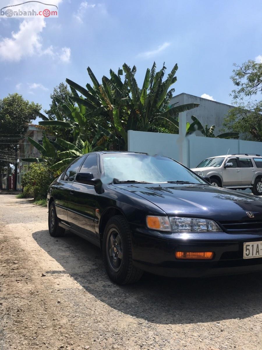 Honda Accord 1994 - Bán Accord cuối 1994, form 1995, hàng nhập nguyên chiếc, có túi khí, đăng ký lăn bánh lần đầu 2009