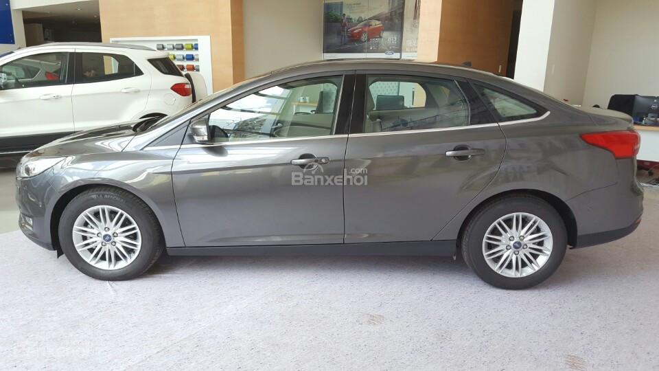 Ford Focus 2018 - Ford Focus Titanium 4D Ecoboost 1.5L, sx 2018, đủ màu, giao xe luôn, hỗ trợ trả góp 90% 0976898222