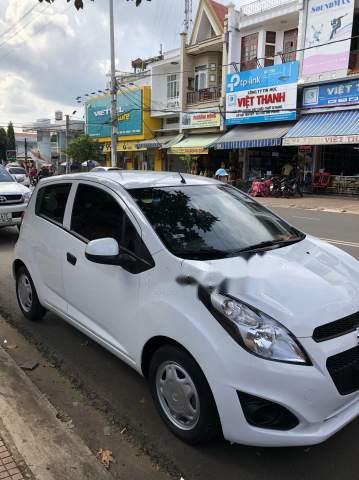 Chevrolet Spark 1.25MT 2017 - Bán Chevrolet Spark 1.25MT sản xuất năm 2017, màu trắng