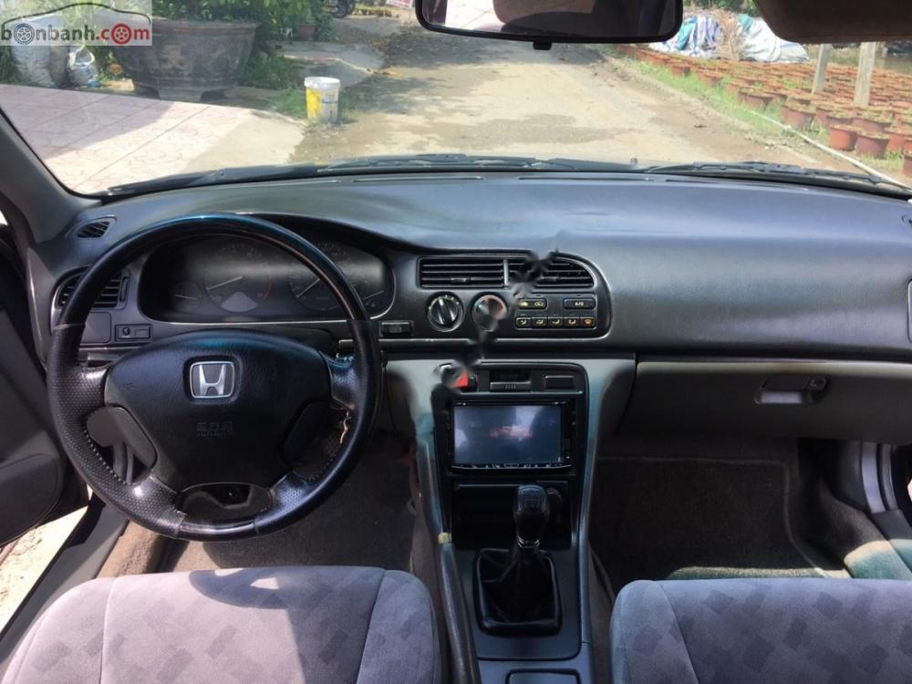 Honda Accord 1994 - Bán Accord cuối 1994, form 1995, hàng nhập nguyên chiếc, có túi khí, đăng ký lăn bánh lần đầu 2009