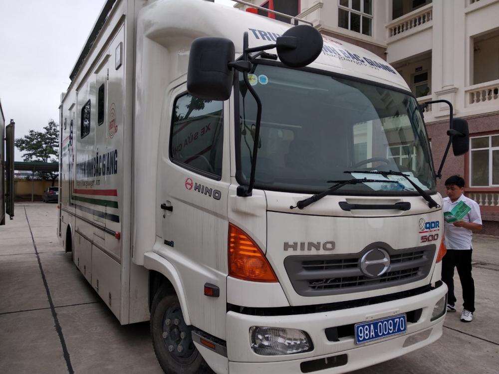 Hino 500 Series FC9JLTA 2018 - Bán Hino 500 Euro 4 Series FC9JLTA 6,4 tấn 2018, màu trắng giá cạnh tranh