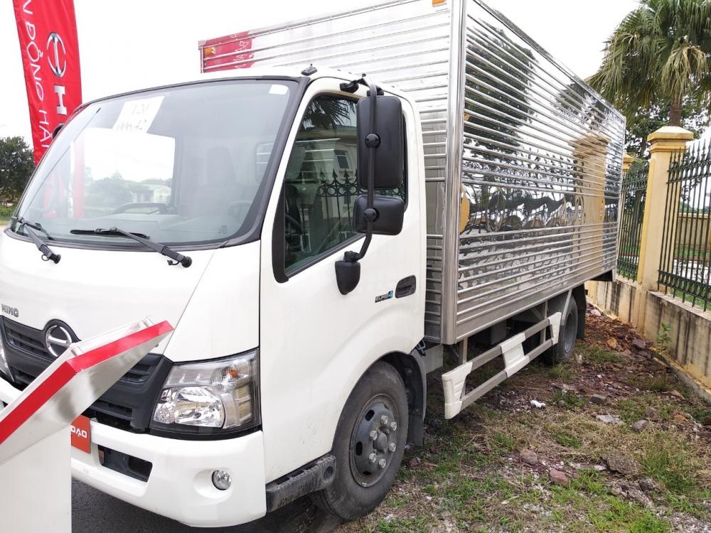 Hino 300 Series XZU720 2018 - Hino Euro 4 XZU720 3,5 tấn thùng kín dài 4,4m. Khuyễn mãi lớn nhất