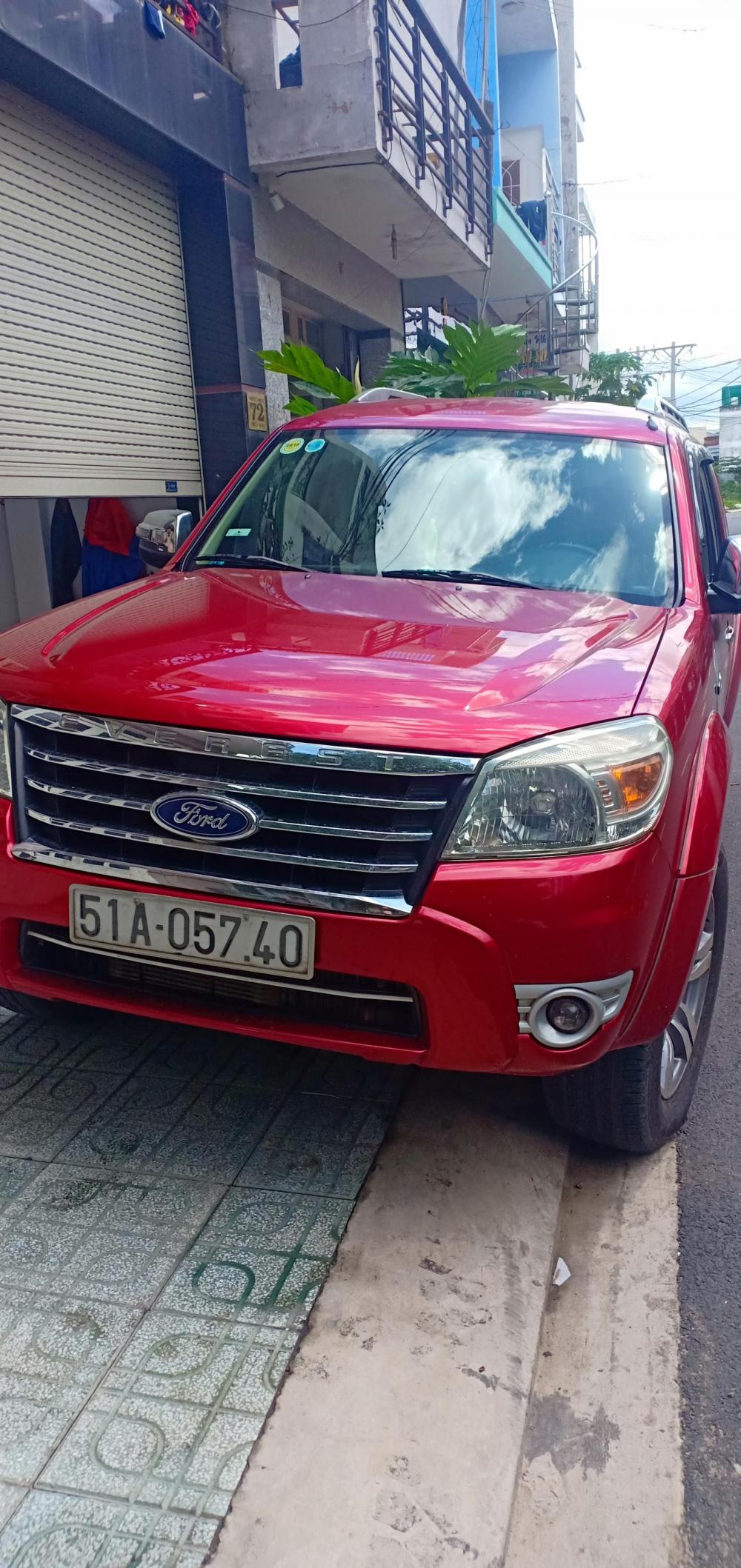 Ford Everest Limited 2011 - Bán xe Ford Everest Limited đời 2011, màu đỏ