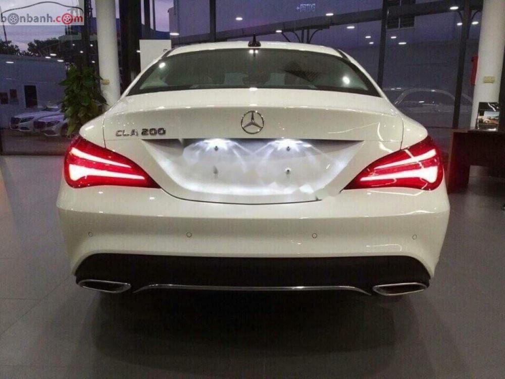 Mercedes-Benz CLA class CLA 200 Facelift 2018 - Bán ô tô Mercedes CLA 200 Facelift sản xuất 2018, màu trắng, xe nhập