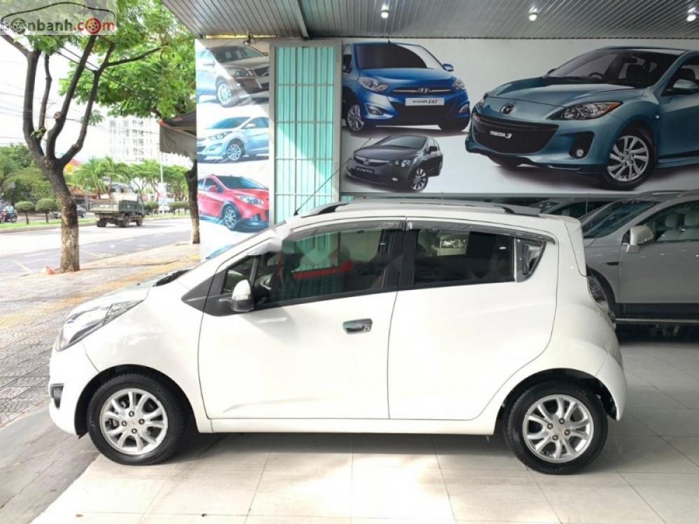 Chevrolet Spark LTZ 1.0 AT  2014 - Cần bán Chevrolet Spark LTZ 1.0 AT đời 2014, màu trắng  