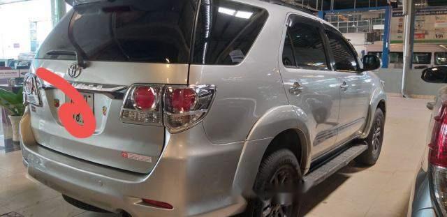 Toyota Fortuner  MT 2014 - Bán Toyota Fortuner MT sản xuất năm 2014, màu bạc