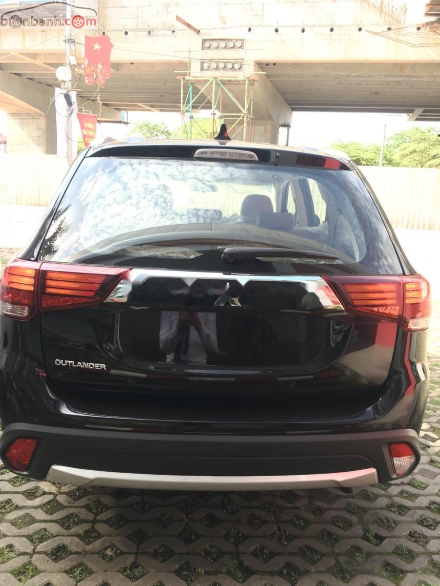 Mitsubishi Outlander 2.0 CVT 2018 - Cần bán xe Mitsubishi Outlander 2.0 CVT 2018, màu đen, 808 triệu