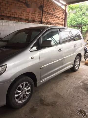 Toyota Innova   2014 - Bán Toyota Innova sản xuất năm 2014, màu bạc, giá 620tr