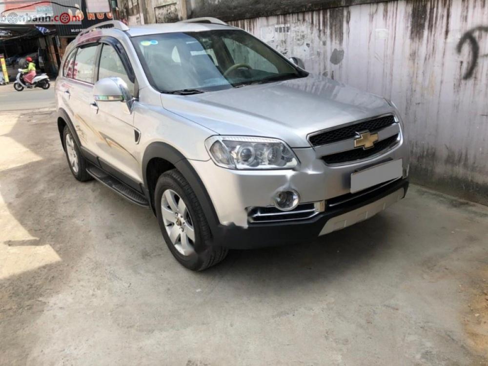 Chevrolet Captiva LT 2009 - Bán xe Chevrolet Captiva LT 2009, màu bạc, số sàn, 298 triệu