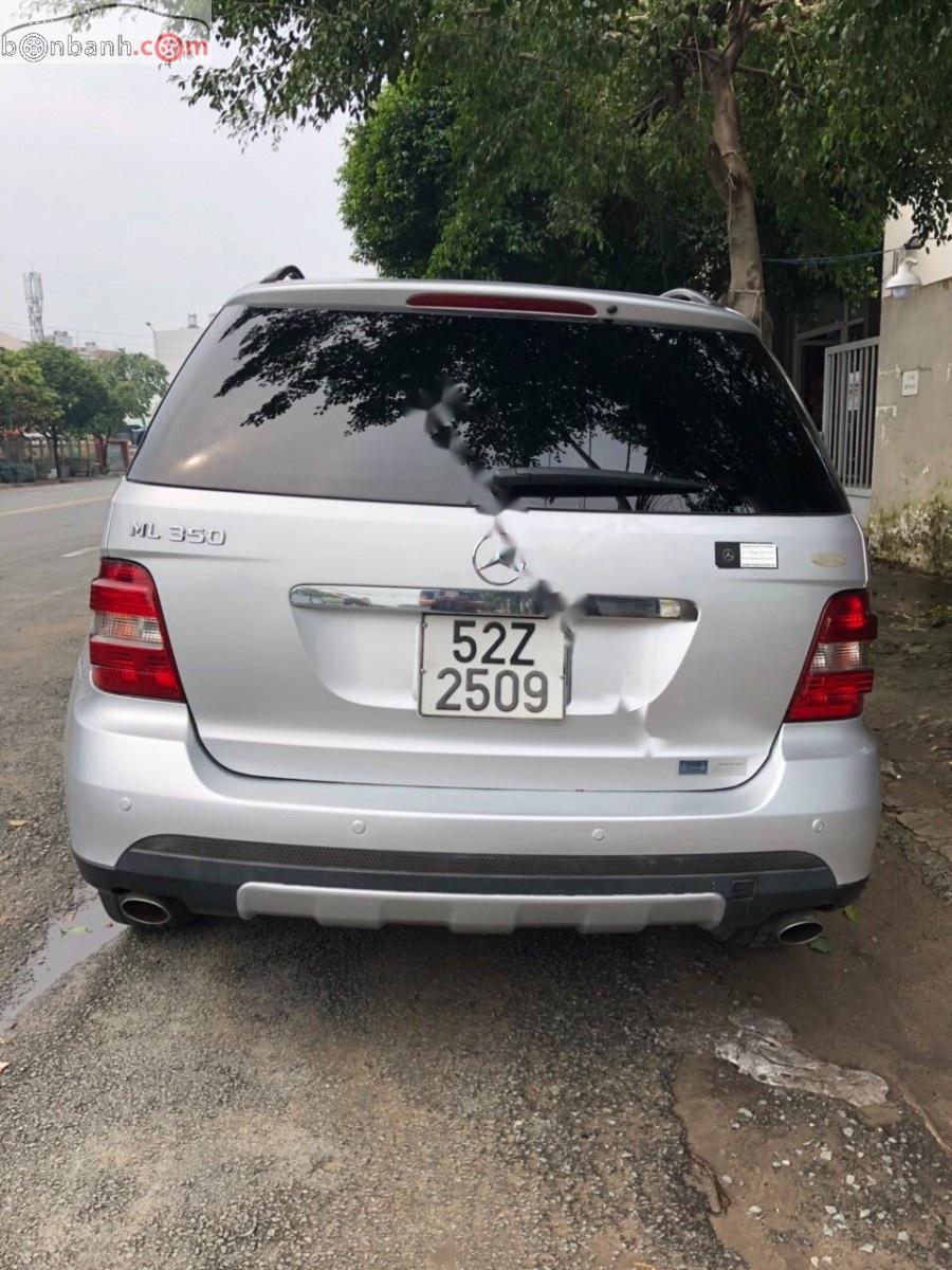 Mercedes-Benz ML Class ML350 2005 - Bán ô tô Mercedes ML350 sản xuất năm 2005, màu bạc, nhập khẩu  