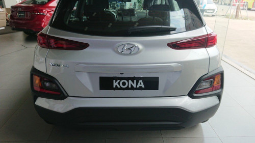 Hyundai i20 Active   2.0 AT  2018 - Bán Hyundai i20 Active 2.0 AT đời 2018, màu trắng