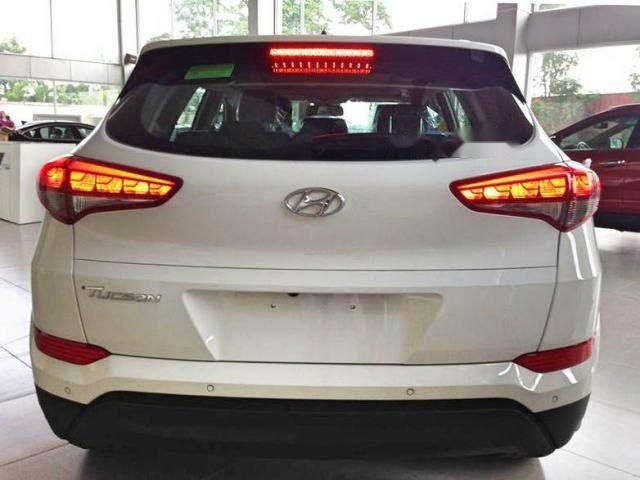 Hyundai Tucson 2018 - Bán Hyundai Tucson sản xuất 2018, màu trắng