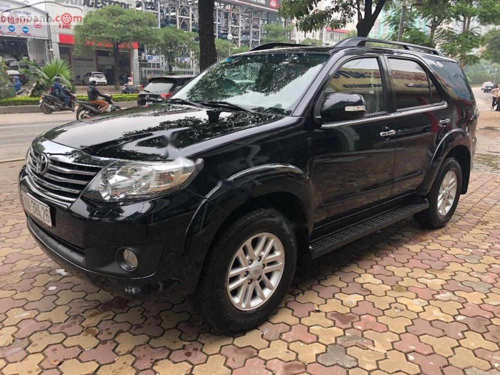 Toyota Fortuner 2013 - Cần bán gấp Toyota Fortuner năm 2013, màu đen