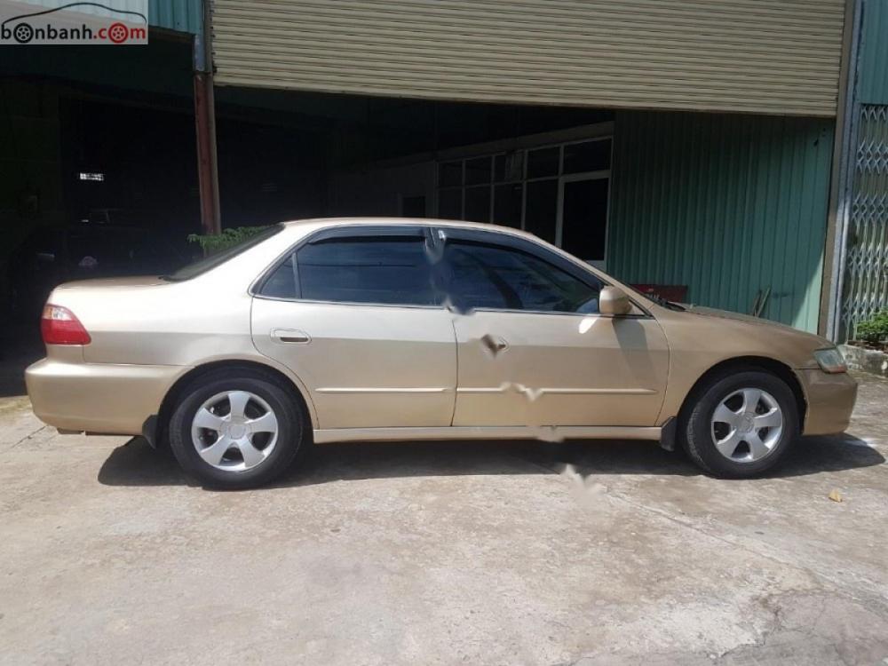 Honda Accord 2.2   2002 - Cần bán lại xe Honda Accord 2.2 năm 2002, xe nhập xe gia đình 