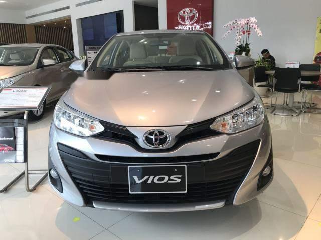 Toyota Vios  1.5E MT 2018 - Cần bán Toyota Vios 2018, màu bạc giá tốt