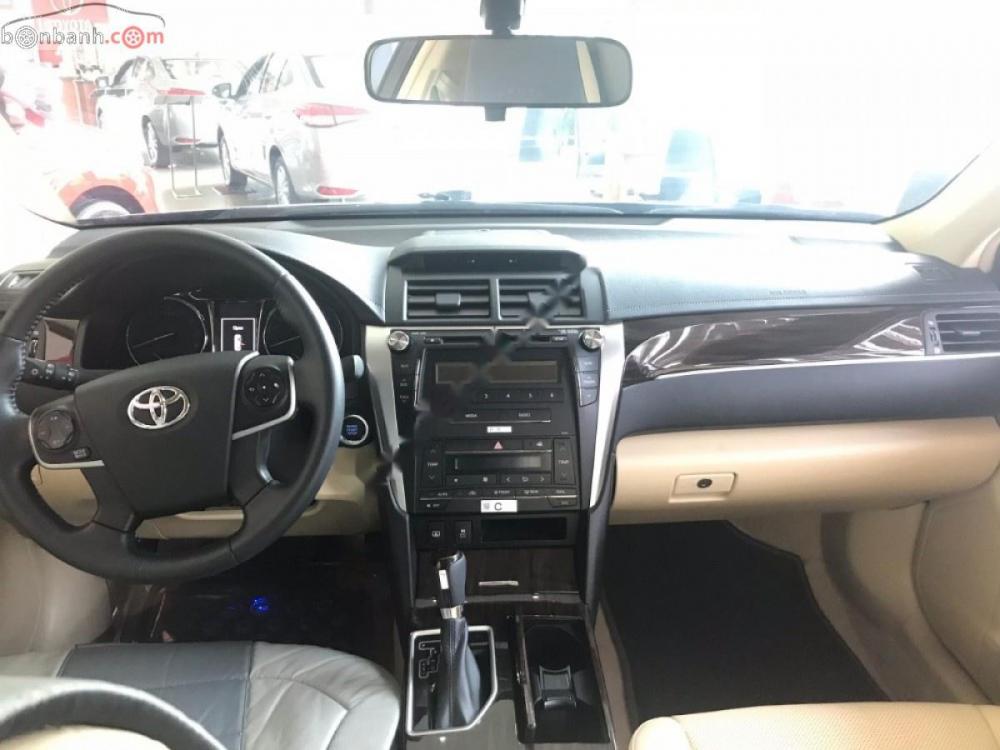 Toyota Camry 2.0E 2018 - Bán ô tô Toyota Camry 2.0E đời 2018, màu đen