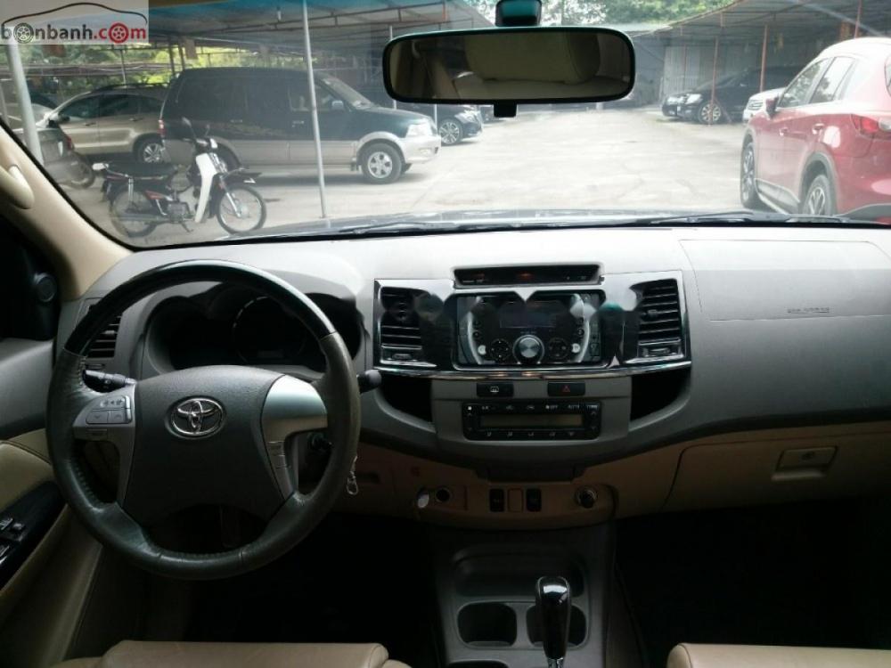 Toyota Fortuner 4×2 AT 2013 - Cần bán xe Toyota Fortuner 4×2 AT năm 2013, màu xám ít sử dụng giá cạnh tranh