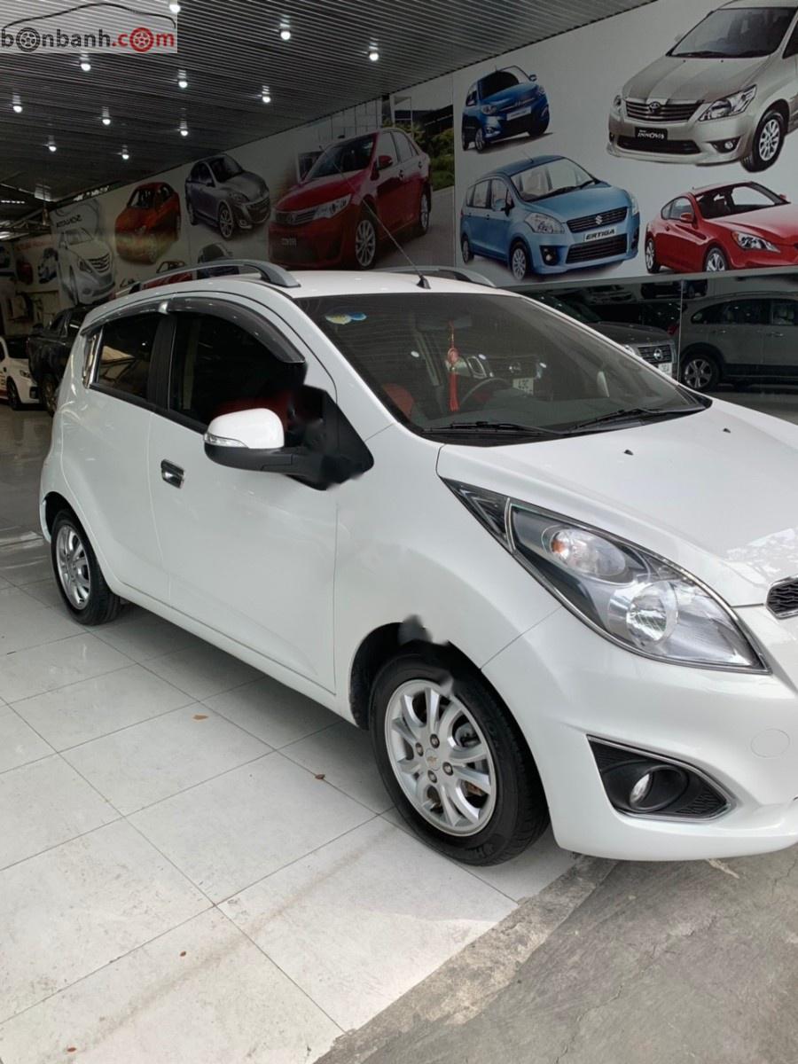 Chevrolet Spark LTZ 1.0 AT  2014 - Cần bán Chevrolet Spark LTZ 1.0 AT đời 2014, màu trắng  