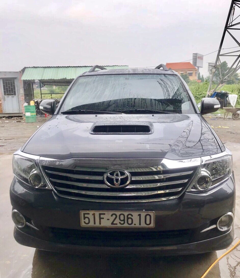 Toyota Fortuner 2.5MT 2015 - Cần bán Toyota Fortuner 2.5MT sản xuất năm 2015, màu xám (ghi), xe nhập