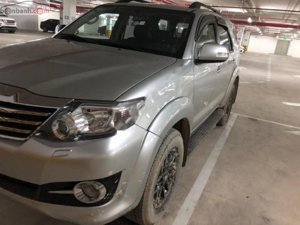 Toyota Fortuner 2015 - Chính chủ bán xe Toyota Fortuner đời 2015, màu bạc