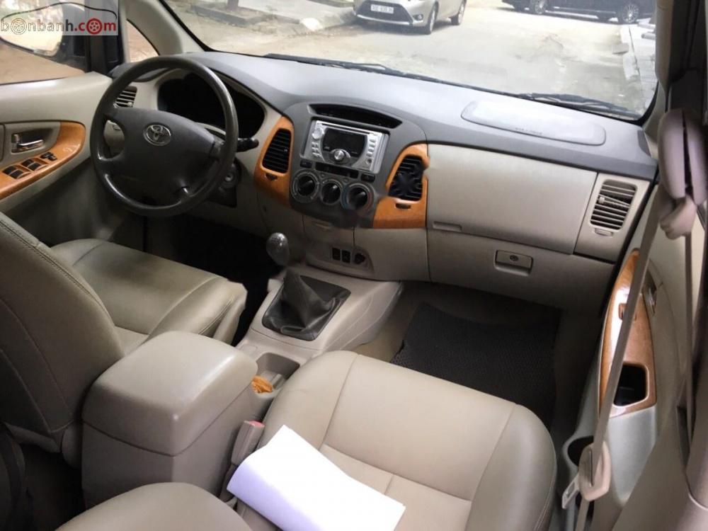 Toyota Innova   2009 - Cần bán lại xe Toyota Innova năm 2009, màu vàng