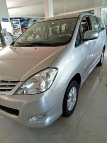 Toyota Innova G 2010 - Bán Toyota Innova G 2010, màu bạc, giá chỉ 385 triệu