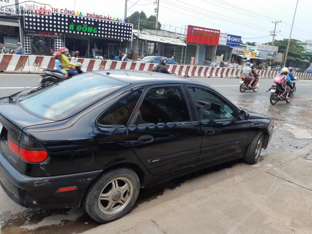 Renault Latitude 1.6MT 1996 - Xe Renault Latitude 1.6MT đời 1996, màu đen, nhập khẩu  