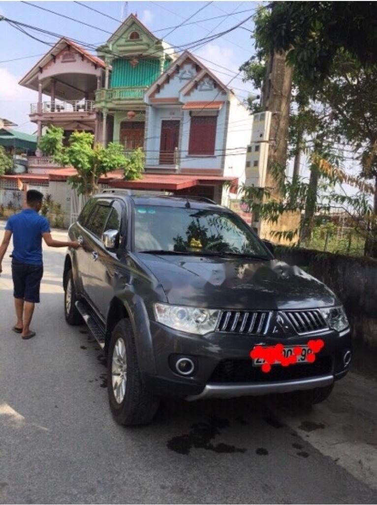 Mitsubishi Pajero   2011 - Bán xe Mitsubishi Pajero đời 2011, màu xám, số sàn, giá chỉ 515 triệu