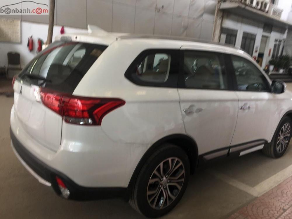 Mitsubishi Outlander 2.0 CVT 2018 - Bán xe Mitsubishi Outlander 2.0 CVT đời 2018, màu trắng  