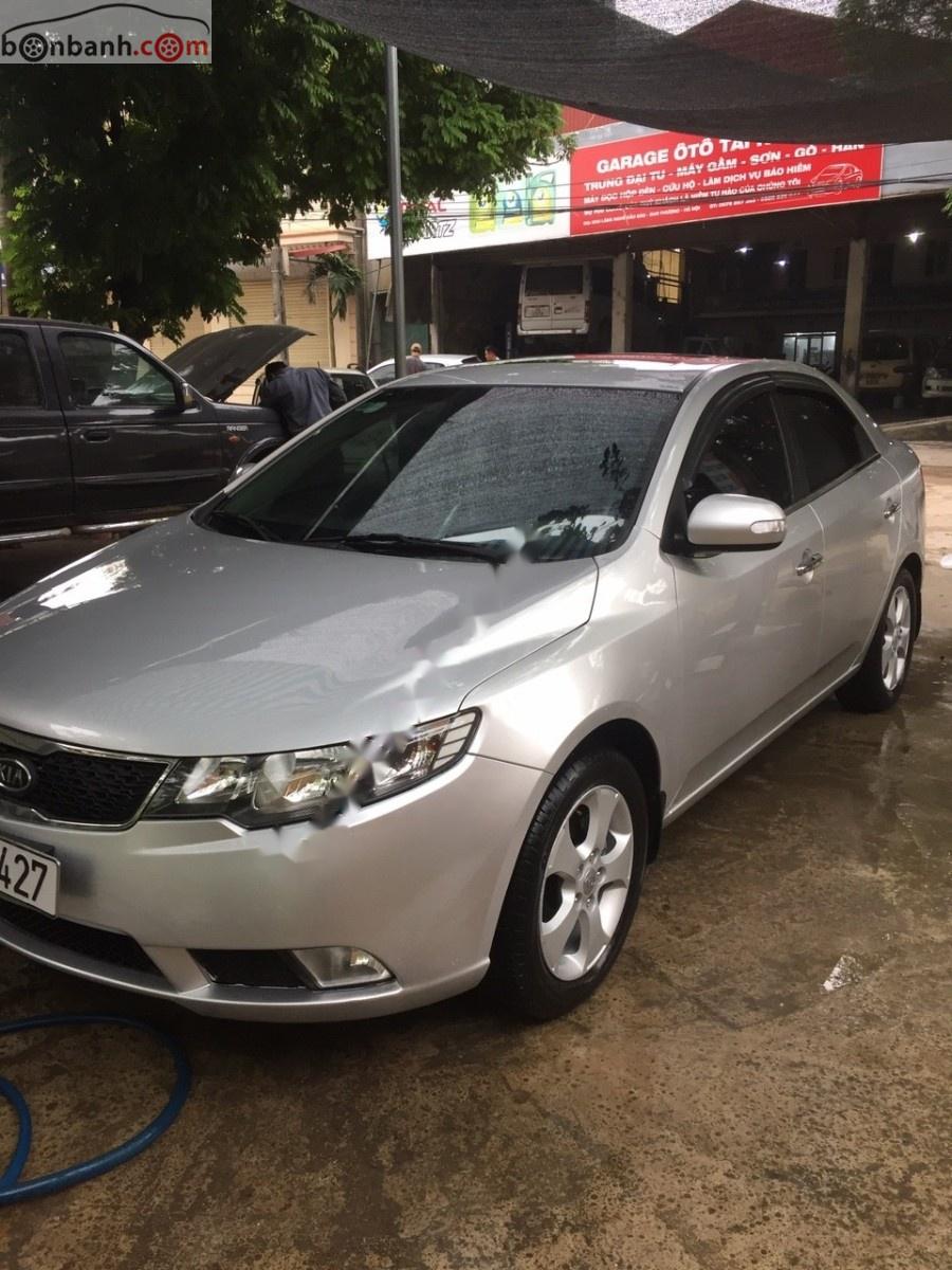 Kia Cerato 2010 - Cần bán xe Kia Cerato đời 2010, màu bạc, nhập khẩu