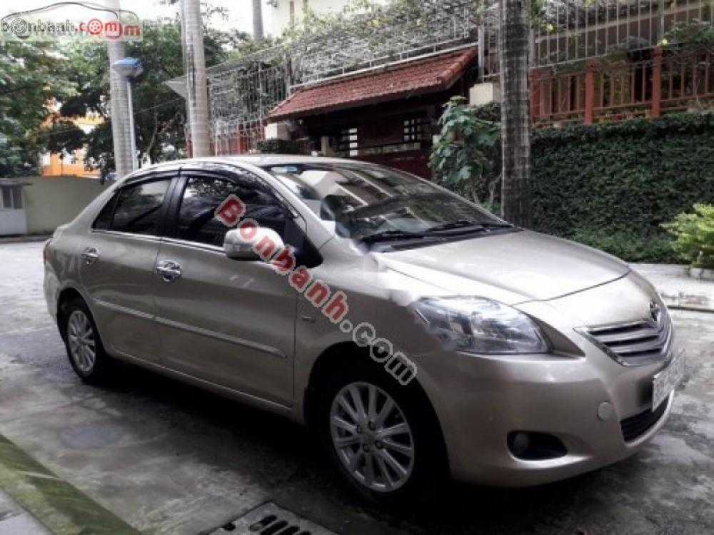 Toyota Vios 2011 - Bán ô tô Toyota Vios 2011, màu vàng giá tốt