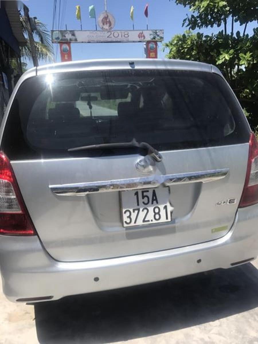 Toyota Innova 2013 - Bán Toyota Innova 2013, màu bạc, 500 triệu