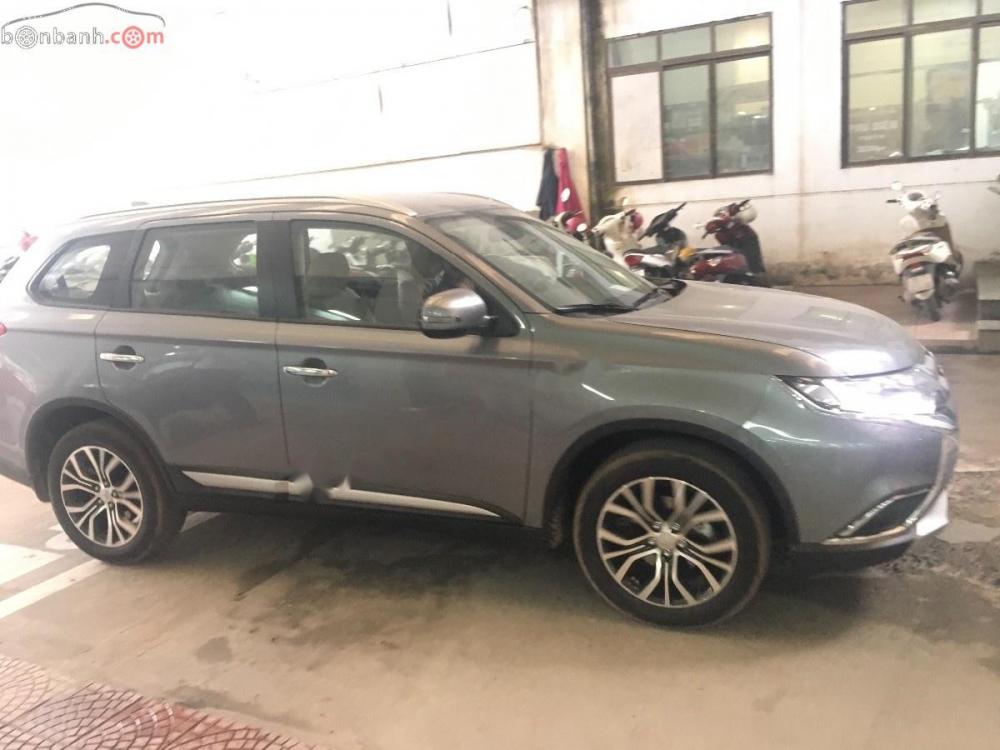 Mitsubishi Outlander 2.0 CVT 2018 - Cần bán Mitsubishi Outlander 2.0 CVT đời 2018, màu xám