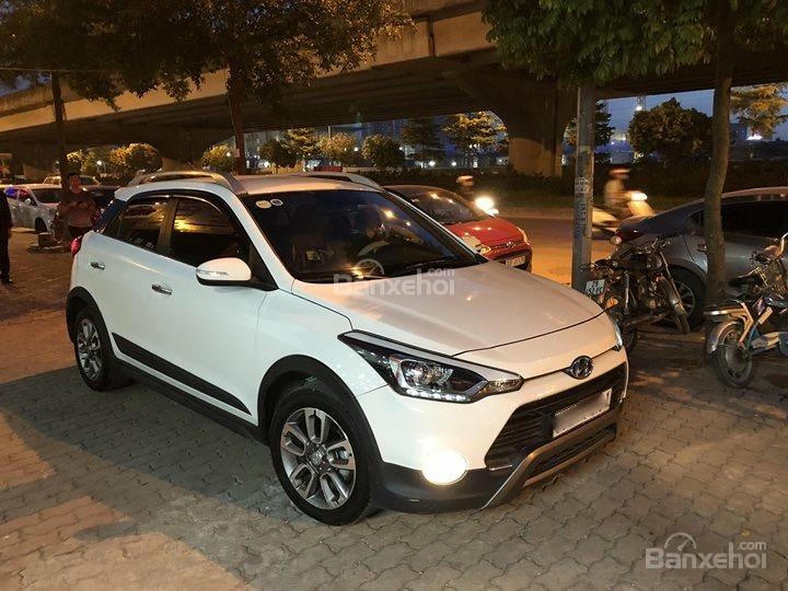 Hyundai i20 Active 2016 - Cần bán Hyundai i20 Active sản xuất 2016, màu trắng, nhập khẩu nguyên chiếc