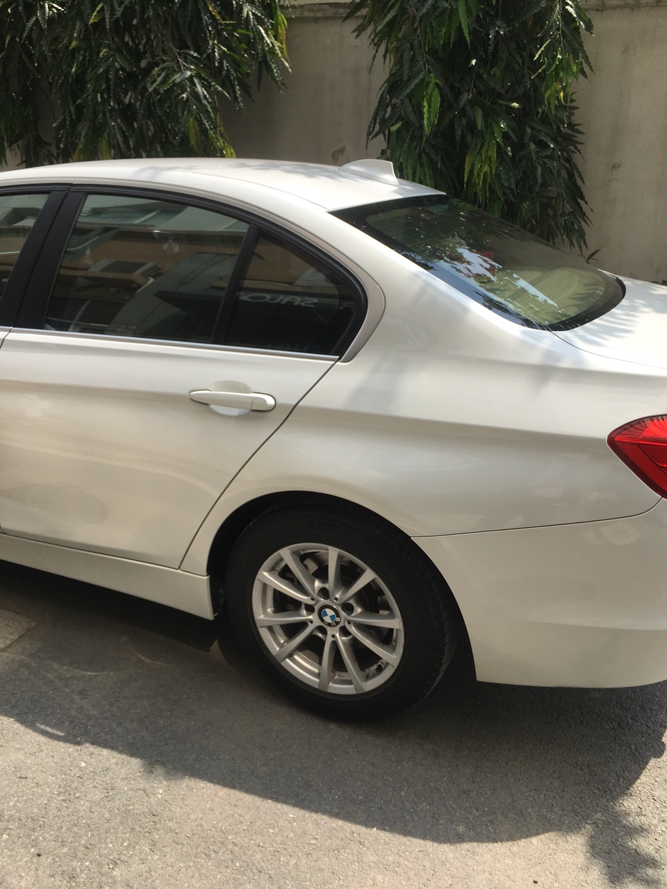 BMW 3 Series 320i 2015 - Bán xe BMW 3 Series 320i đời 2015, màu trắng