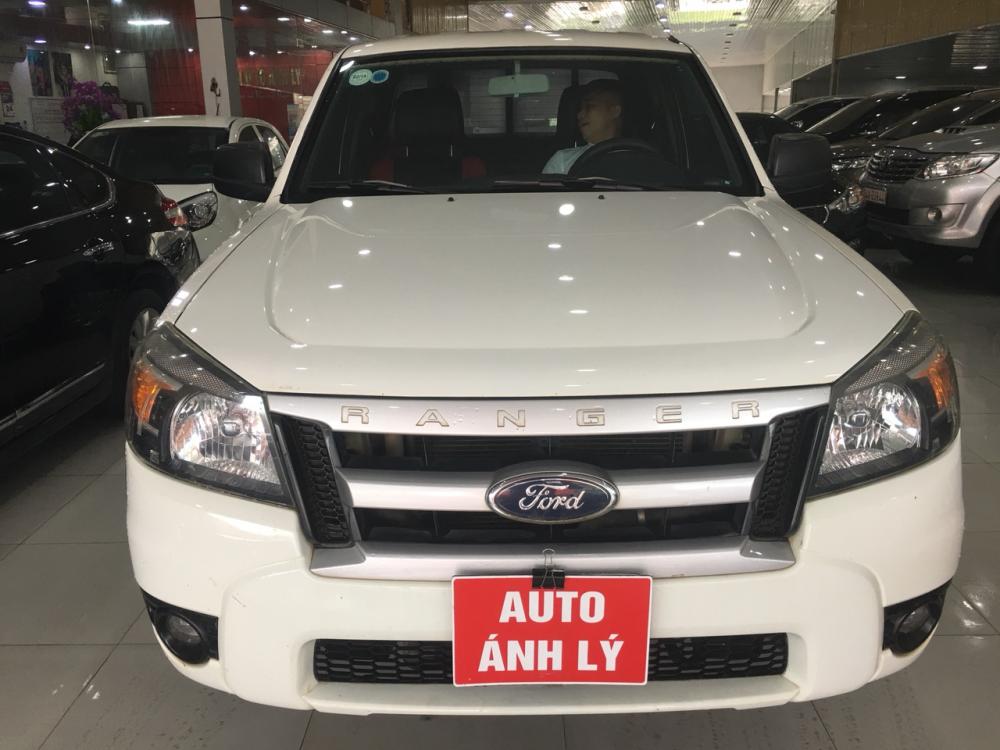 Ford Ranger 2011 - Cần bán Ford Ranger XL 2.5 4x4 MT đời 2011, màu trắng, xe nhập, giá tốt