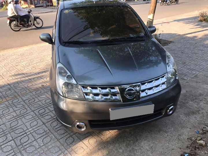 Nissan Livina G 2011 - Cần tiền bán Nissan Livina 2011 số sàn, màu xám, xe đẹp